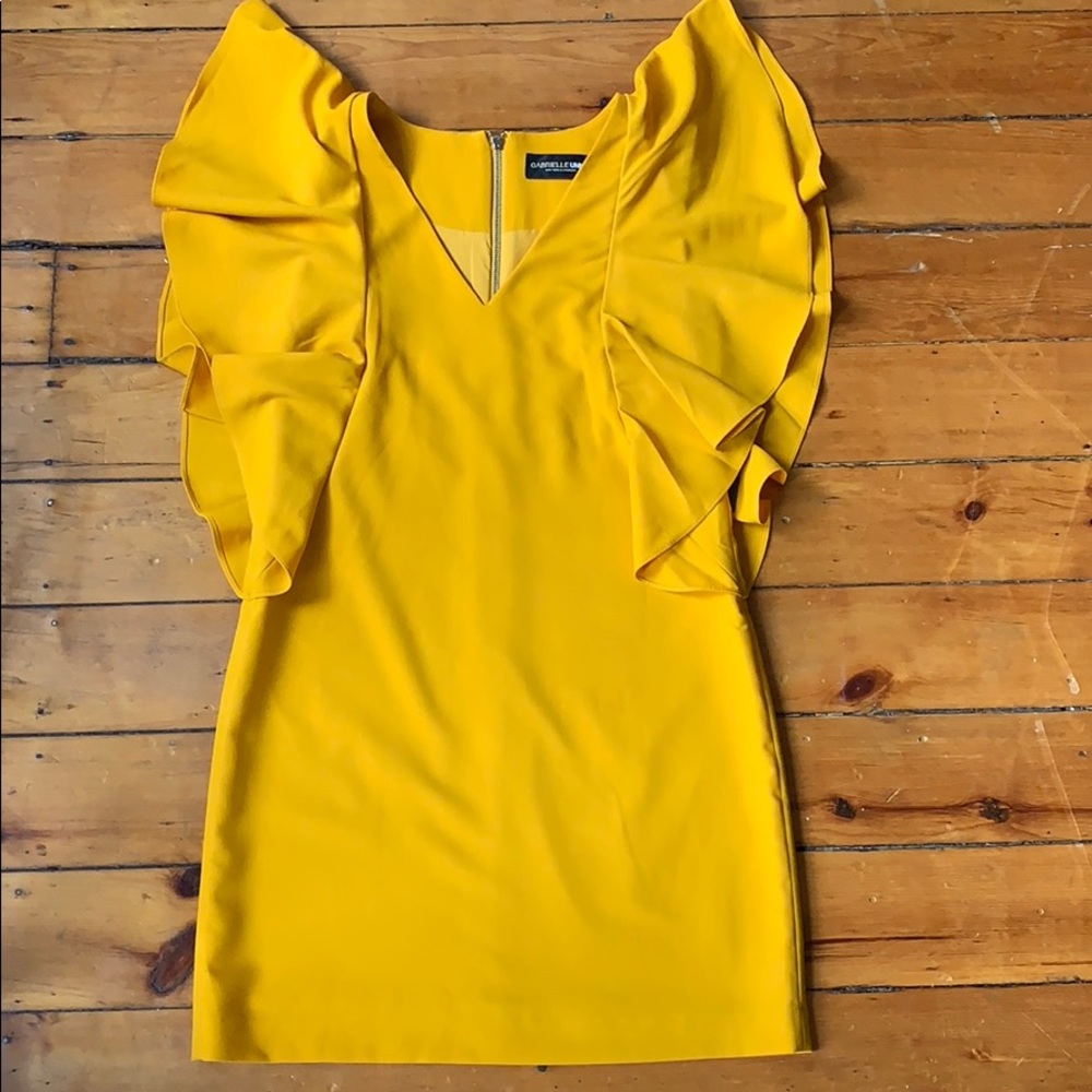 She’s mellow in yellow 🤫 // Great for church ⛪
